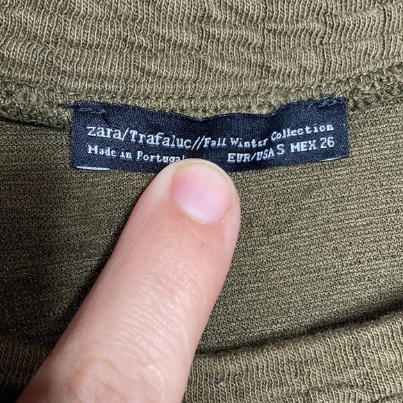 Zara textured top side slits size small - Picture 3 of 7